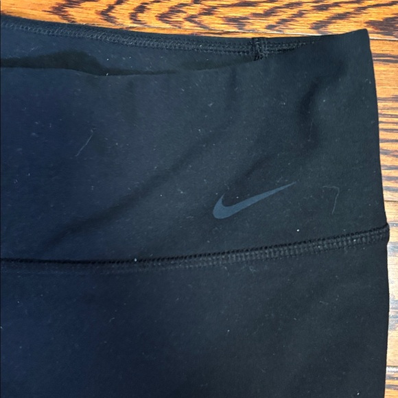Nike Dri Fit Capri Leggings Women’s Size: Medium - Picture 3 of 4